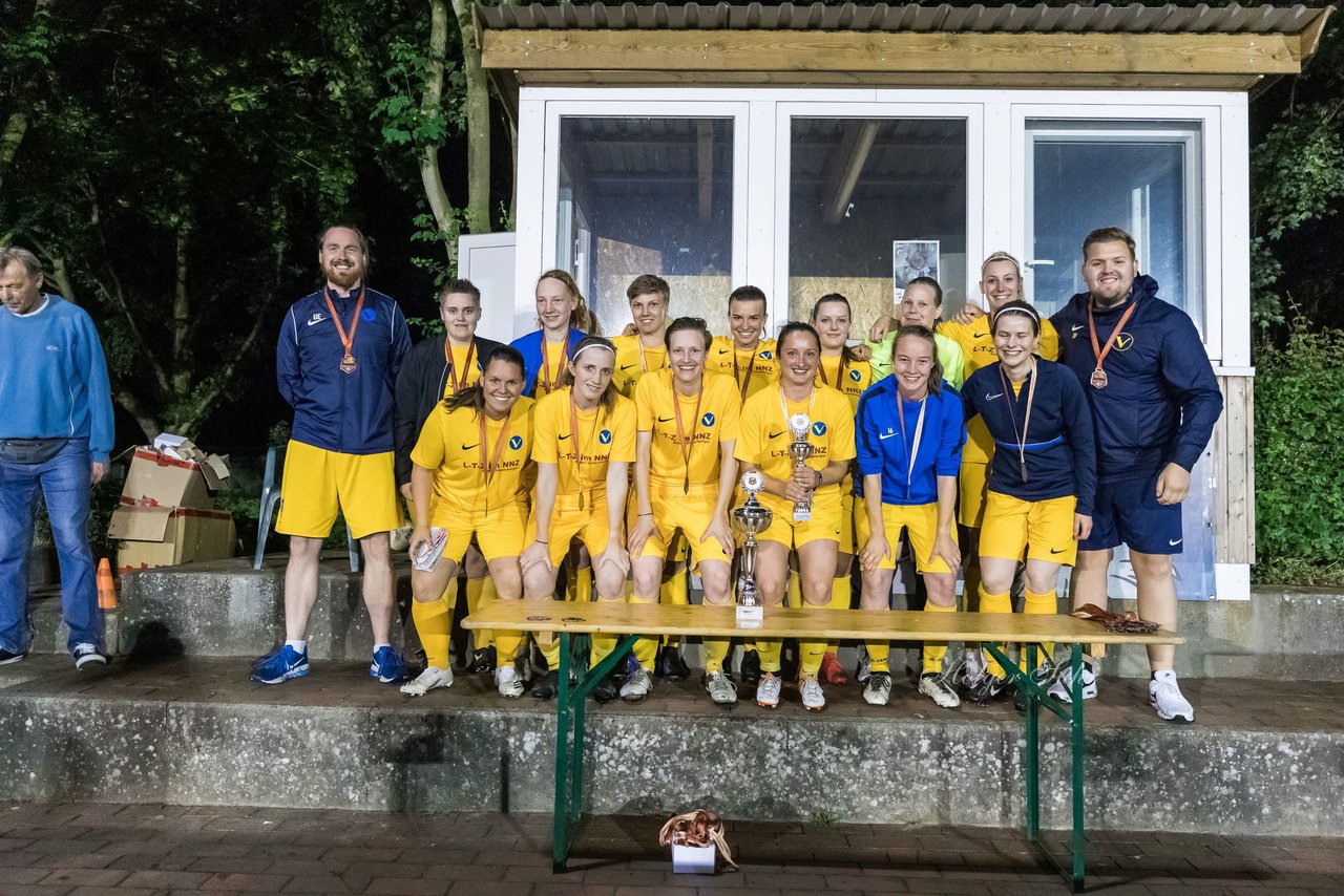 Bild 152 - Loewinnen-Cup